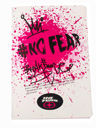 BACK ME UP NO FEAR ΤΕΤΡΑΔΙΟ ΚΑΡΦΙΤΣΑ 17x25cm 40φ QUEEN BREAKDANCE ΑΣΠΡΟ ΜΕ ΡΟΖ 34819400
